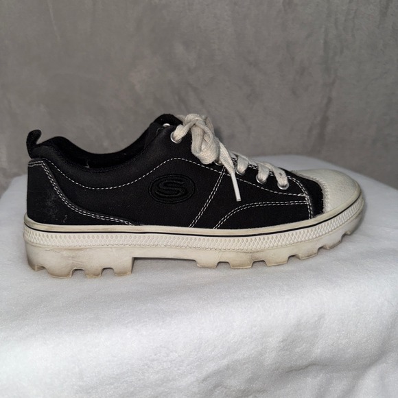 Skechers Black Canvas Roadies Sz 7.5 Lug Platform Sneakers Chunky Shoes Retro - Picture 1 of 11